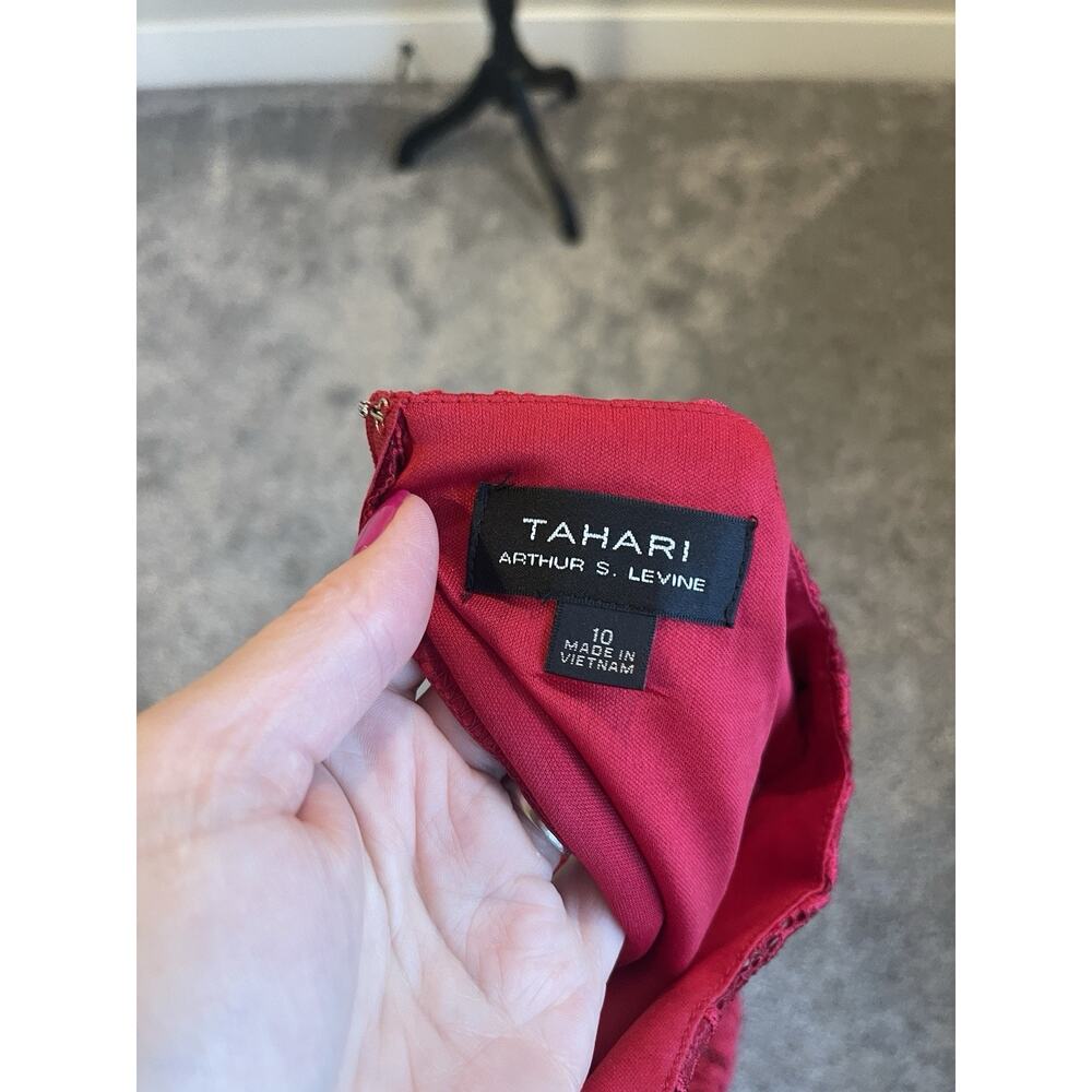 Tahari Arthur Levine Sz 10 Red Lace Cocktail Dress Side Sleeve Ruching Lined - Picture 6 of 11